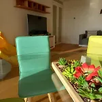Prestige & Nature In Laguna Village דירה *